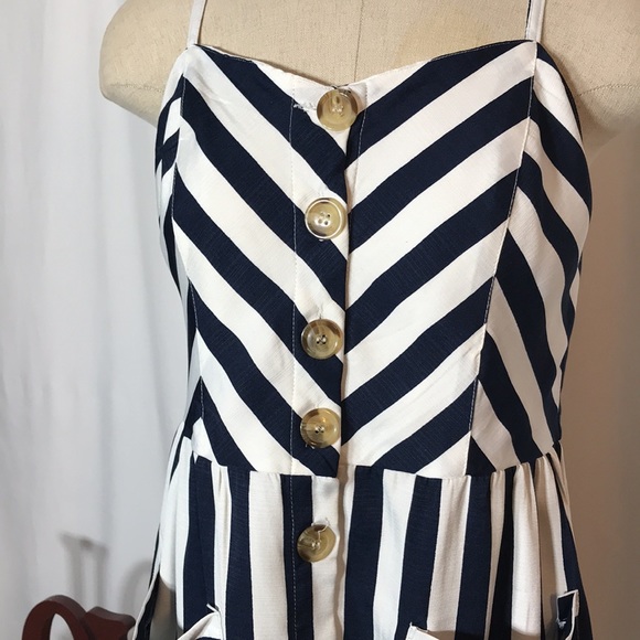 StyleHouse size small summer dress - Picture 3 of 7